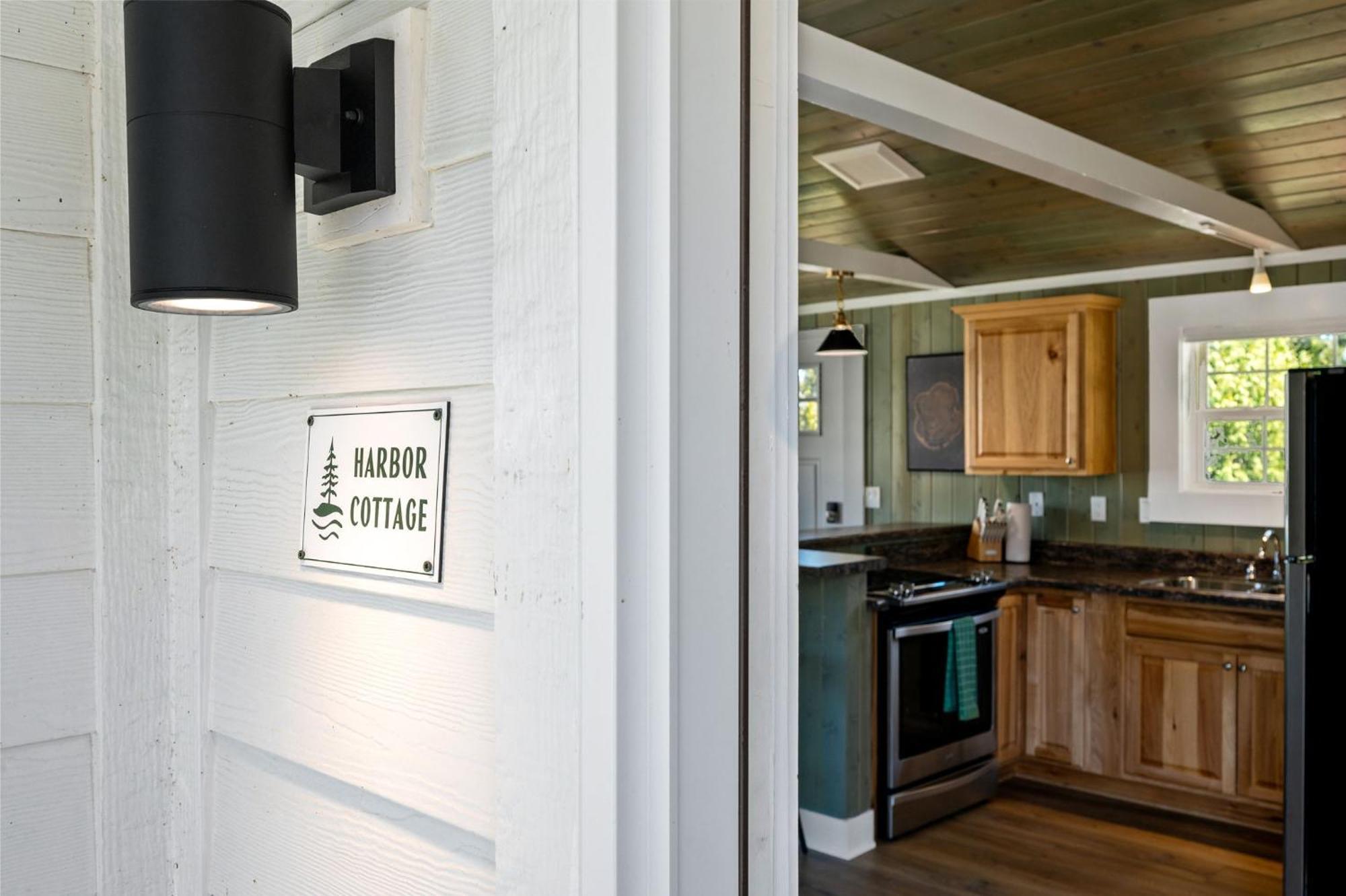 Spruce & Shore Motel Фиш Крийк Екстериор снимка
